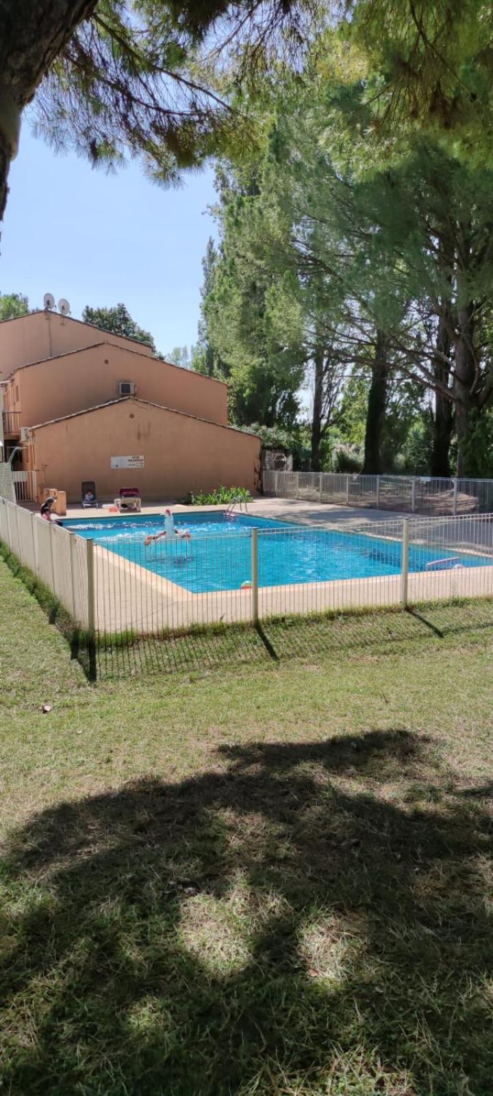 Appartement Residence De Vacances Les Hameaux De Camargue 아흘르 외부 사진